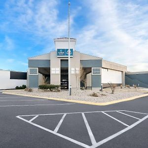 Clarion Inn & Suites And Convention Center
